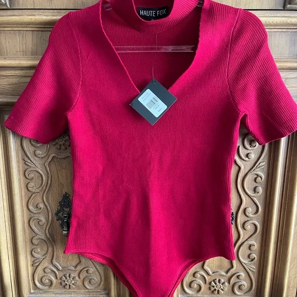 Haute Fox Red V-Neck Bodysuit - Picture 2 of 3